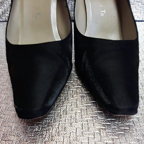 Nine West Black Shiny Fabric Heel | Size 8 - Picture 3 of 4